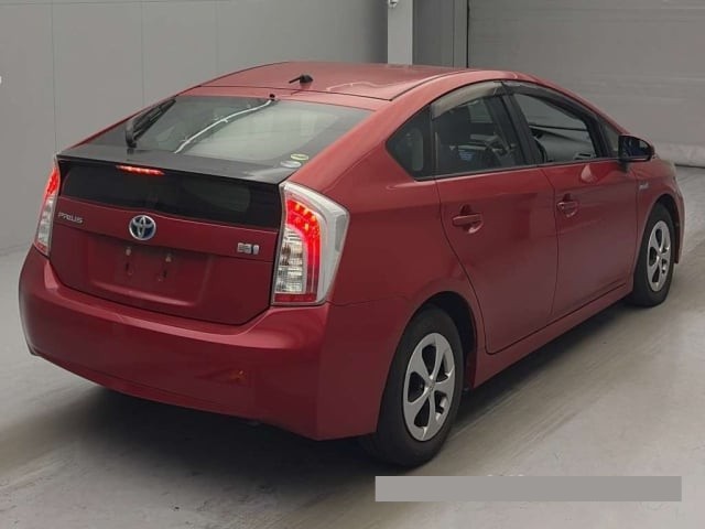 2013 Toyota Prius thumbnail