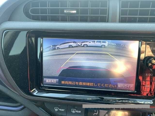 2015 Toyota Aqua thumbnail