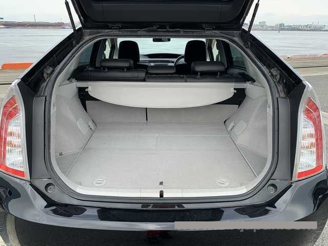 2014 Toyota Prius thumbnail