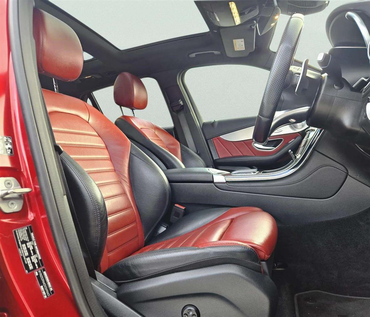 2021 Mercedes-Benz GLC thumbnail