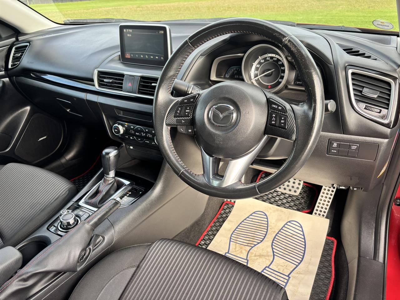 2014 Mazda Axela thumbnail