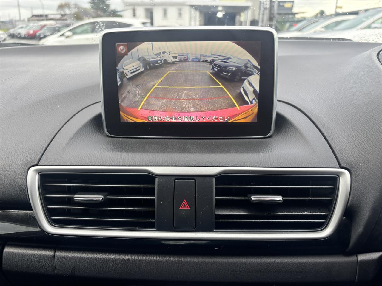 2014 Mazda Axela thumbnail