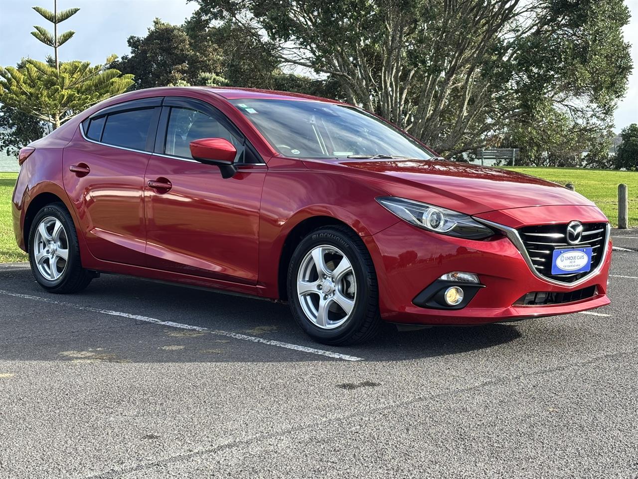2014 Mazda Axela thumbnail