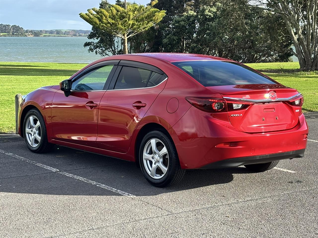 2014 Mazda Axela thumbnail