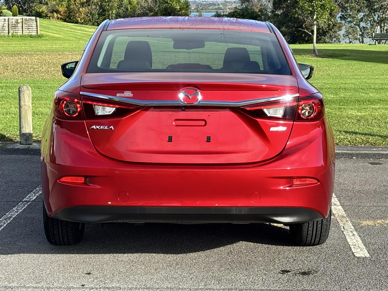 2014 Mazda Axela thumbnail