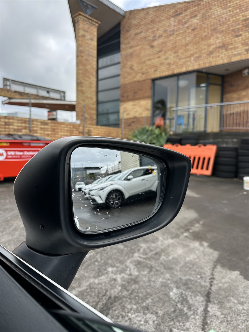 2020 Mazda 2 thumbnail