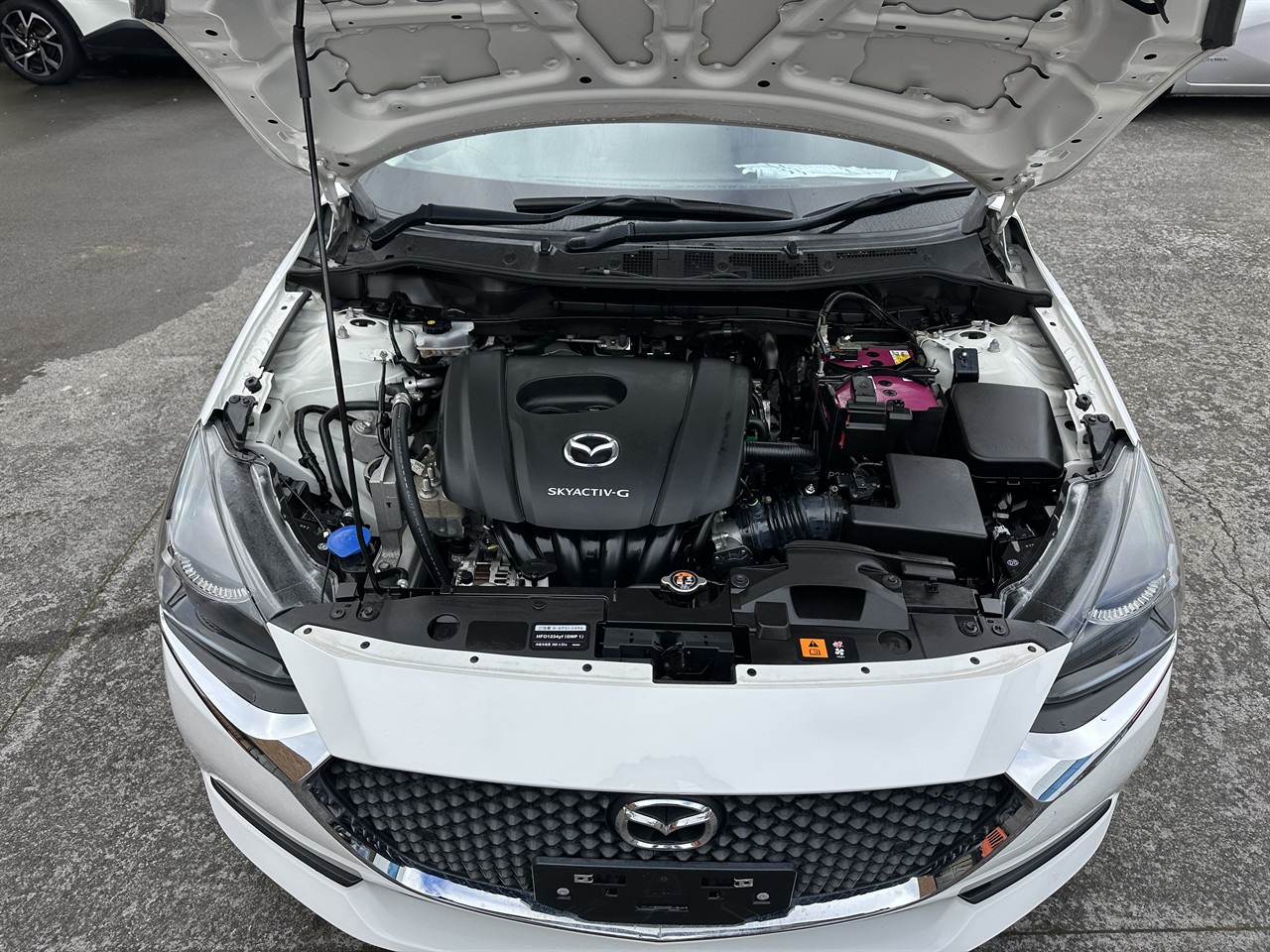 2020 Mazda 2 thumbnail