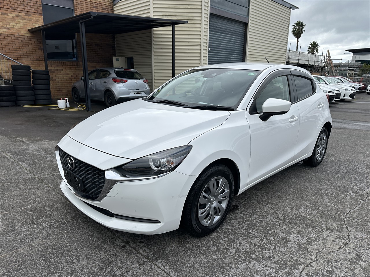 2020 Mazda 2 thumbnail