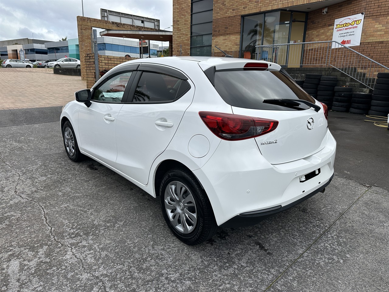 2020 Mazda 2 thumbnail
