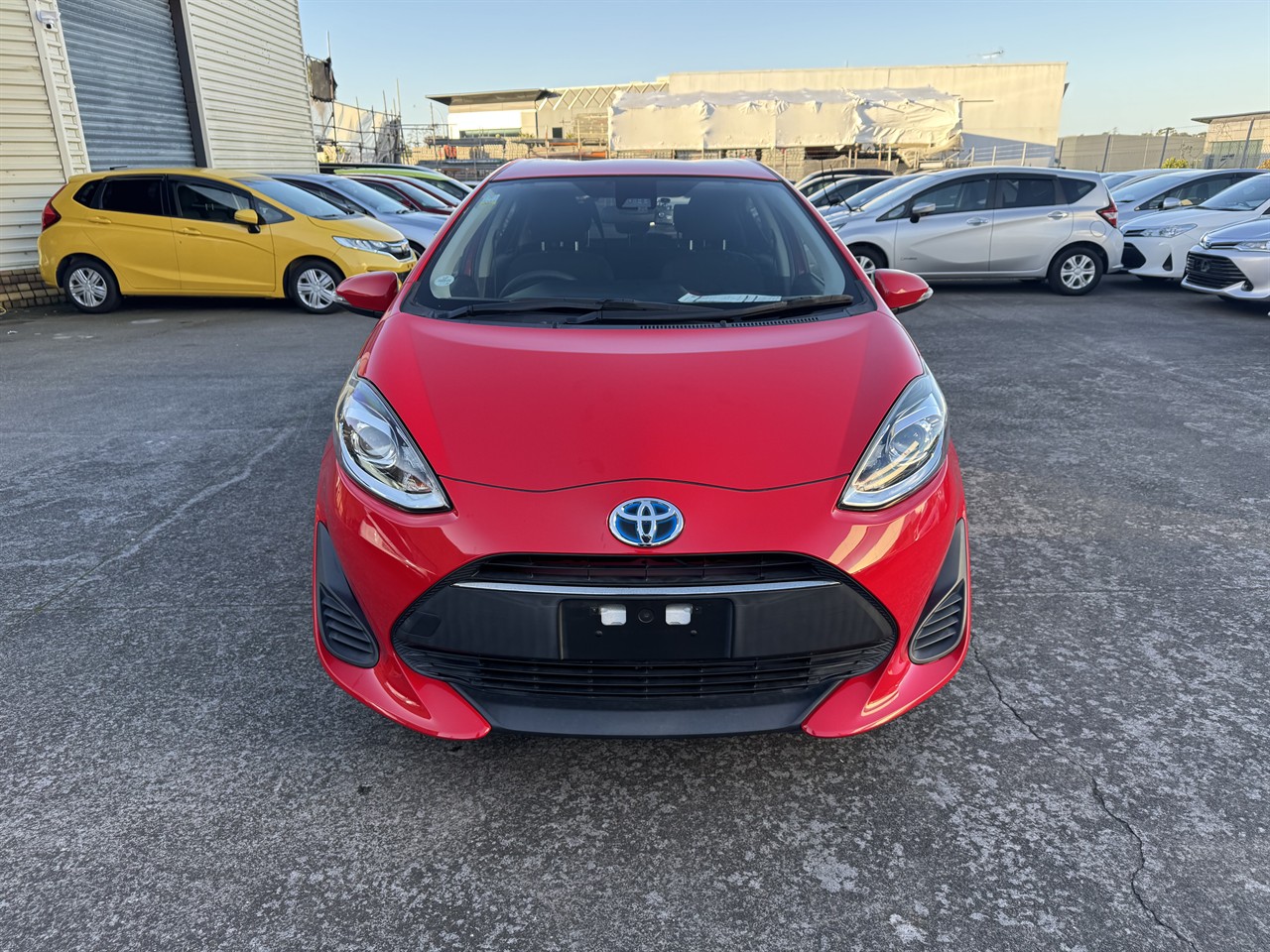 2017 Toyota Aqua thumbnail