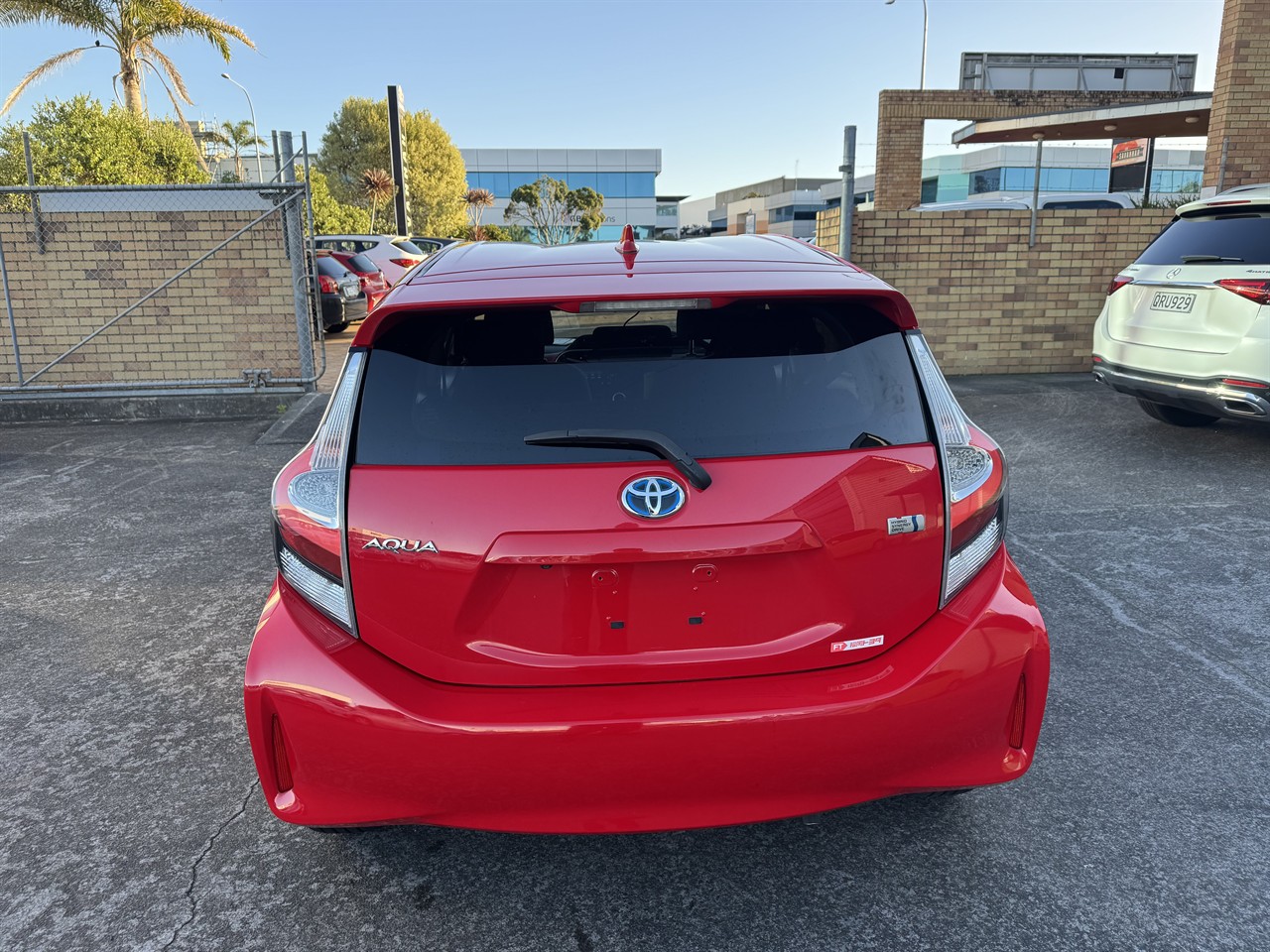 2017 Toyota Aqua thumbnail