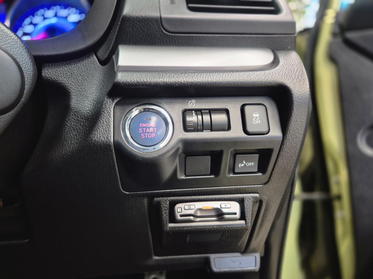 2014 Subaru XV thumbnail