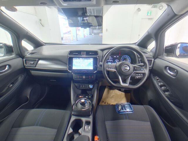 2021 Nissan Leaf thumbnail