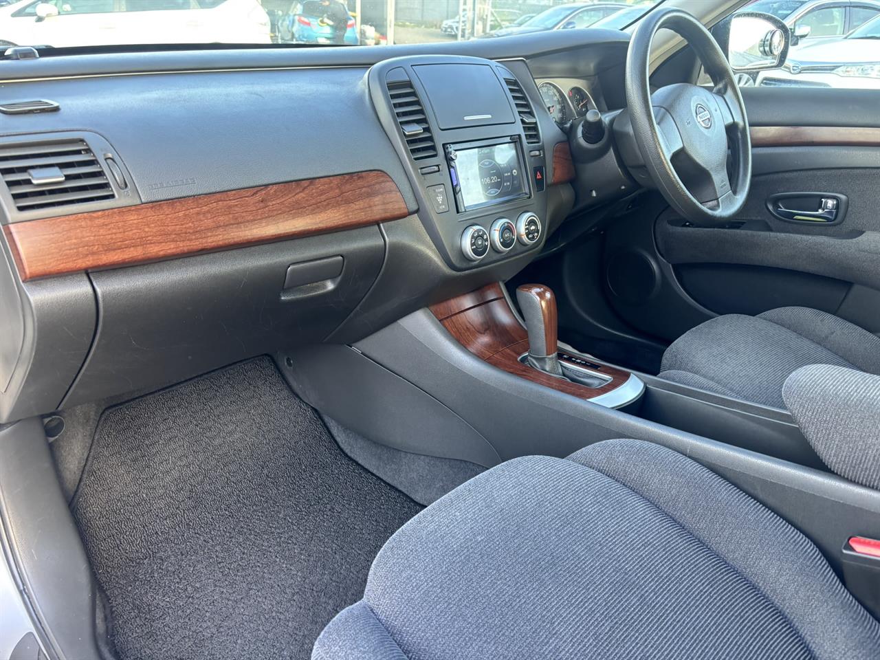 2009 Nissan Bluebird thumbnail