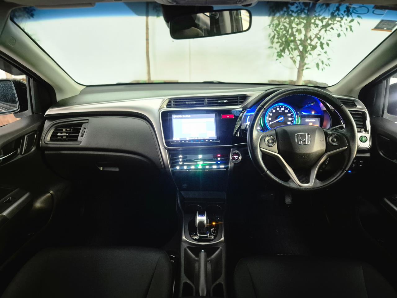 2016 Honda Grace thumbnail