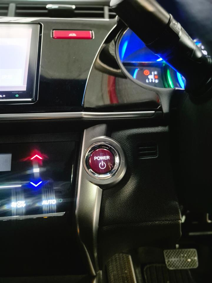 2016 Honda Grace thumbnail
