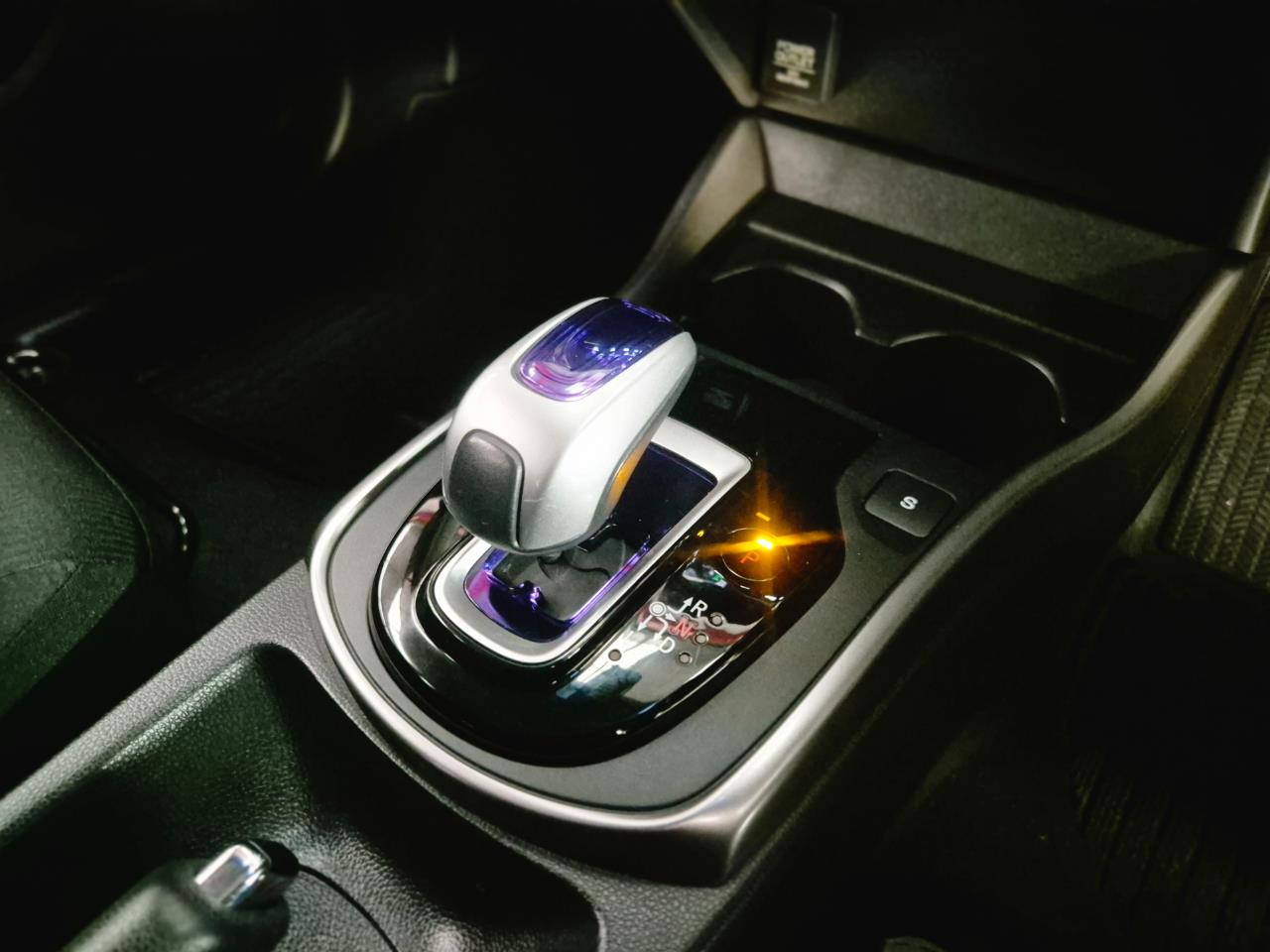 2016 Honda Grace thumbnail
