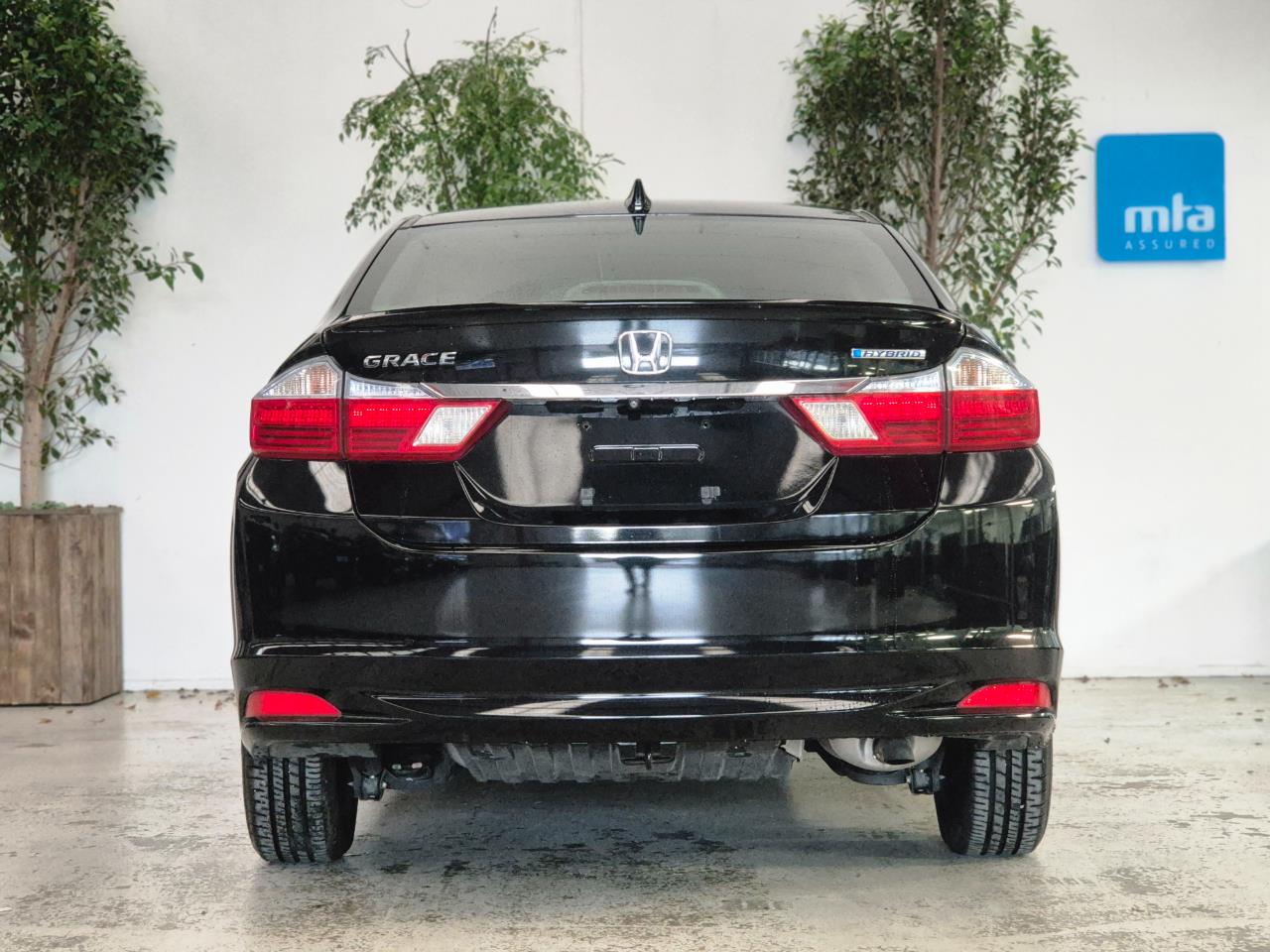 2016 Honda Grace thumbnail