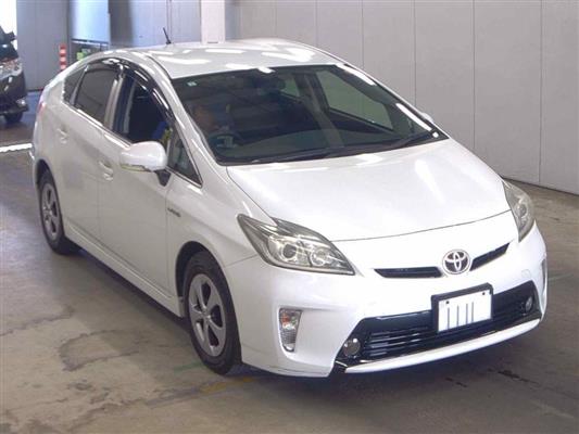 2013 Toyota Prius thumbnail