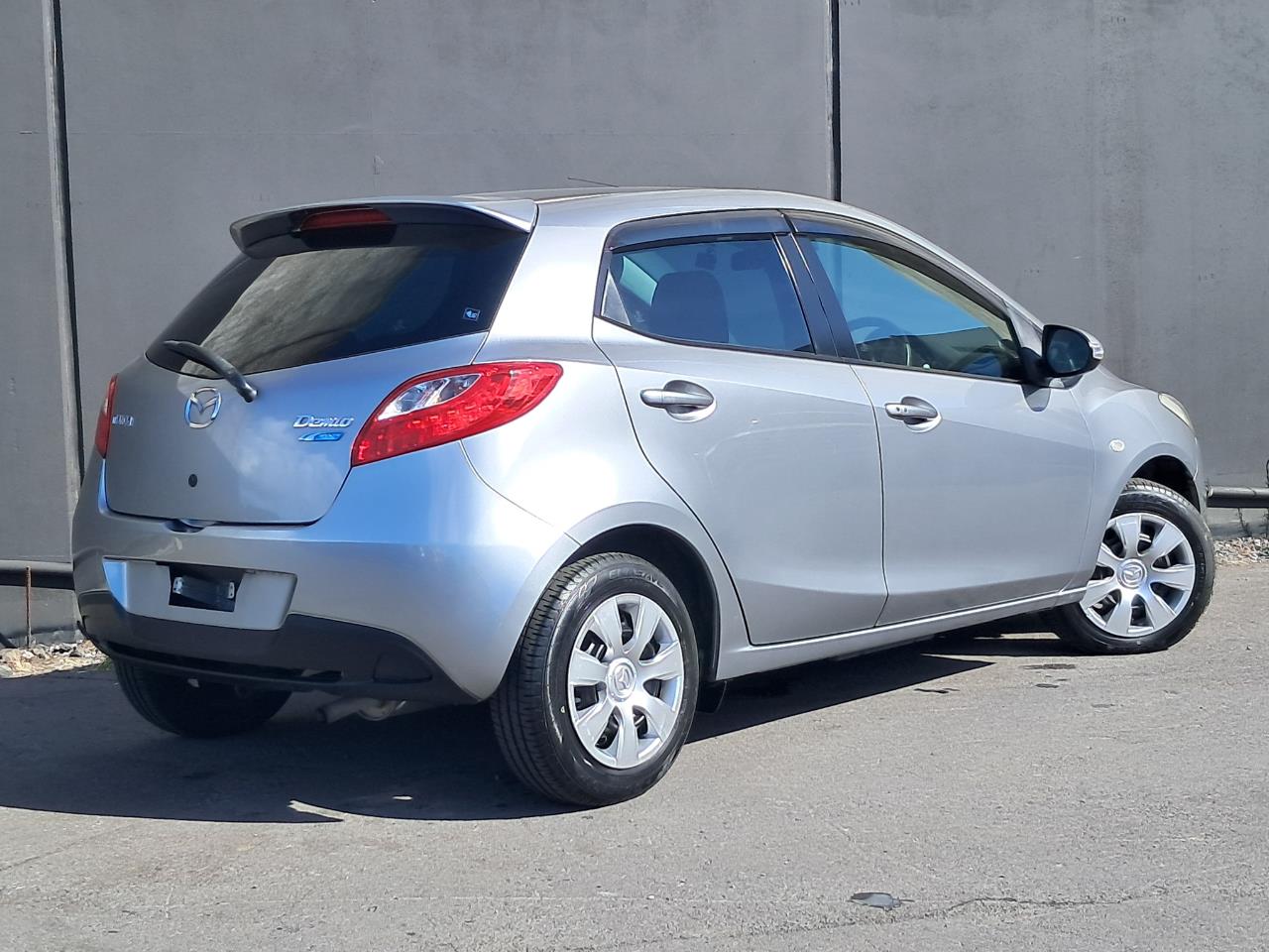2012 Mazda Demio thumbnail