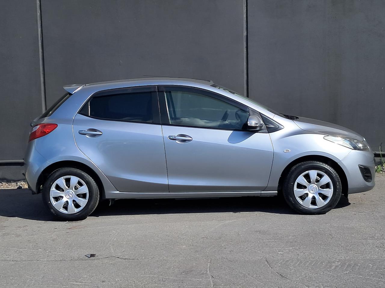 2012 Mazda Demio thumbnail