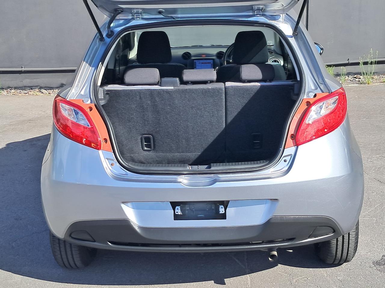 2012 Mazda Demio thumbnail