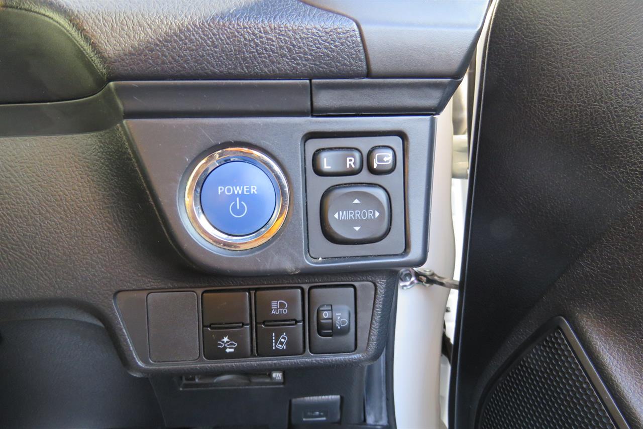 2020 Toyota Corolla thumbnail