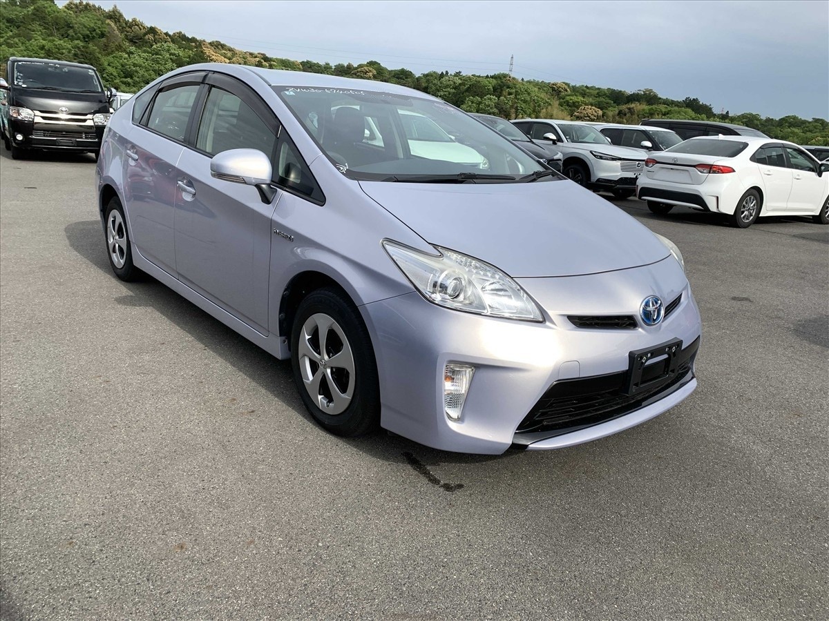 2014 Toyota PRIUS thumbnail
