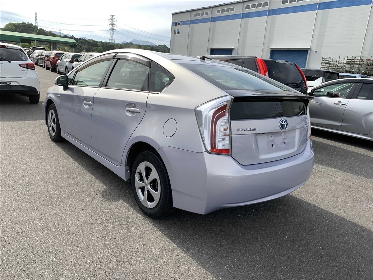 2014 Toyota PRIUS thumbnail