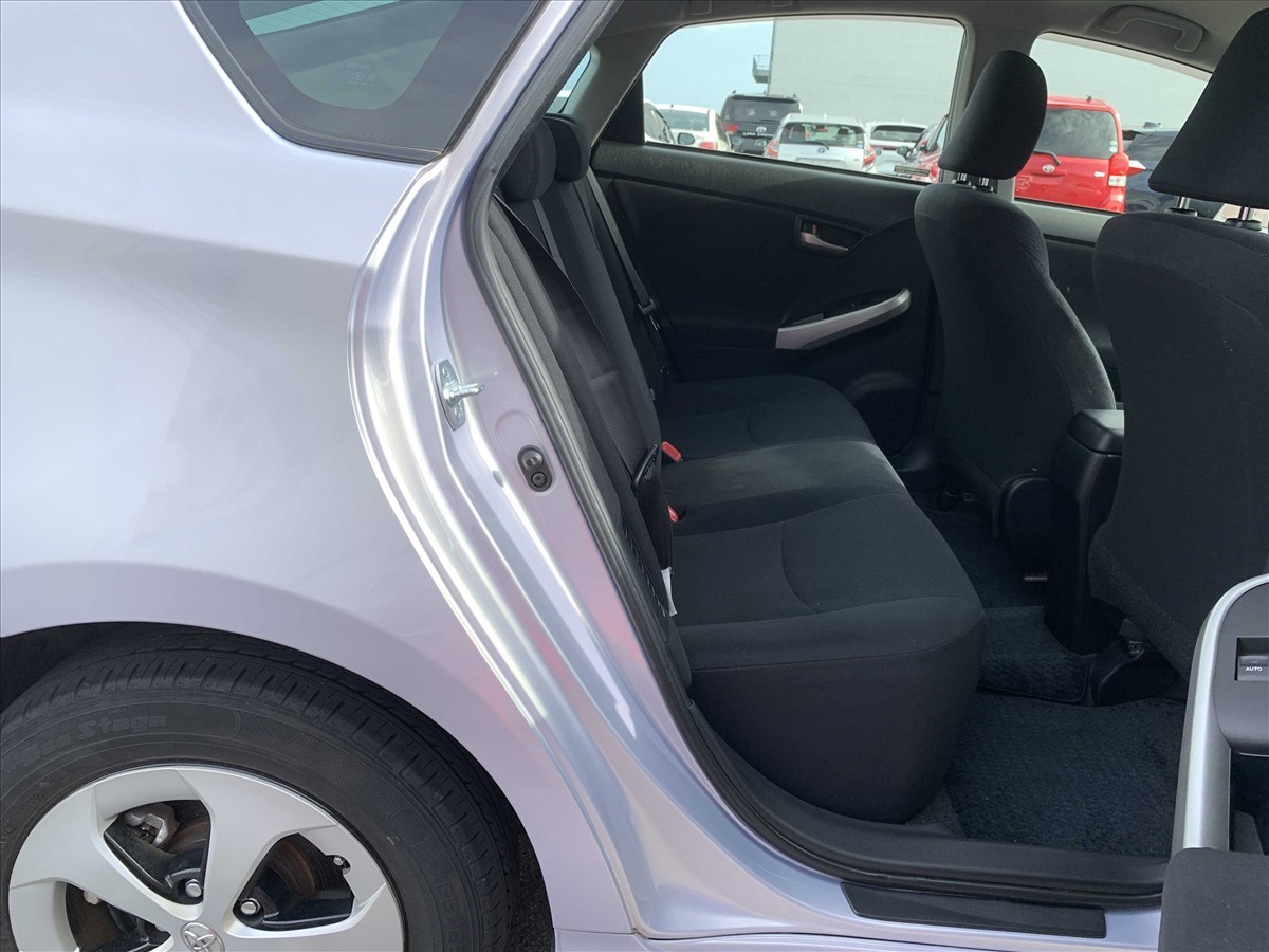 2014 Toyota PRIUS thumbnail