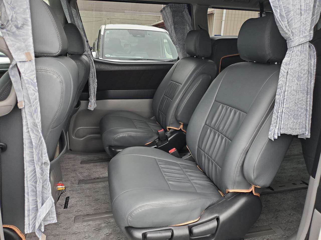 2003 Toyota Alphard thumbnail