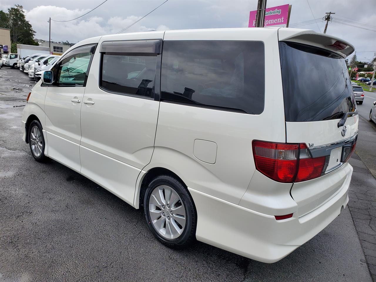 2003 Toyota Alphard thumbnail