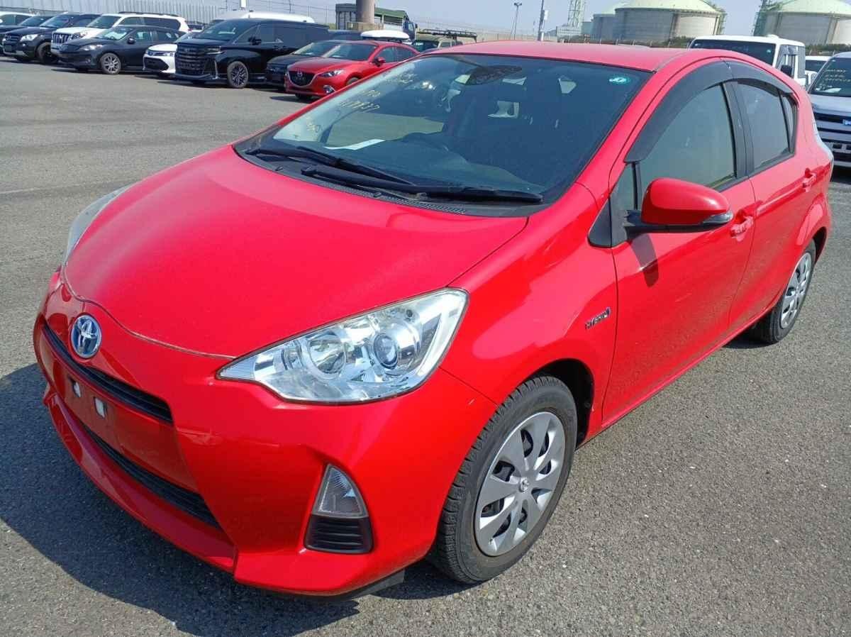 2014 Toyota Aqua thumbnail