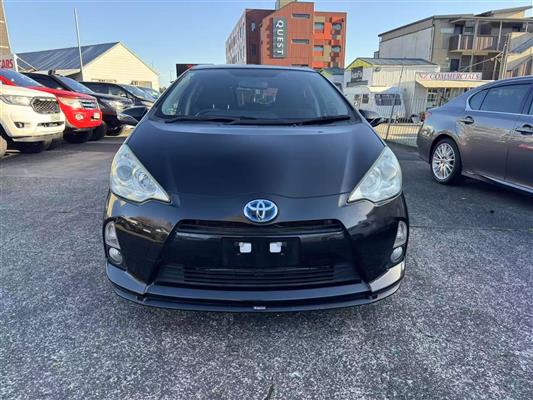 2013 Toyota Aqua thumbnail
