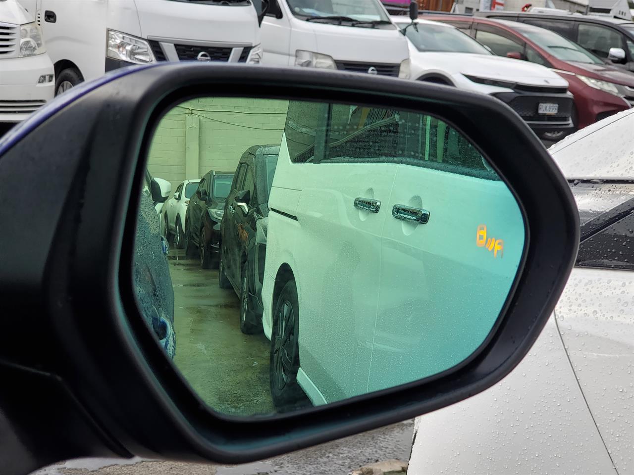 2016 Toyota Prius thumbnail