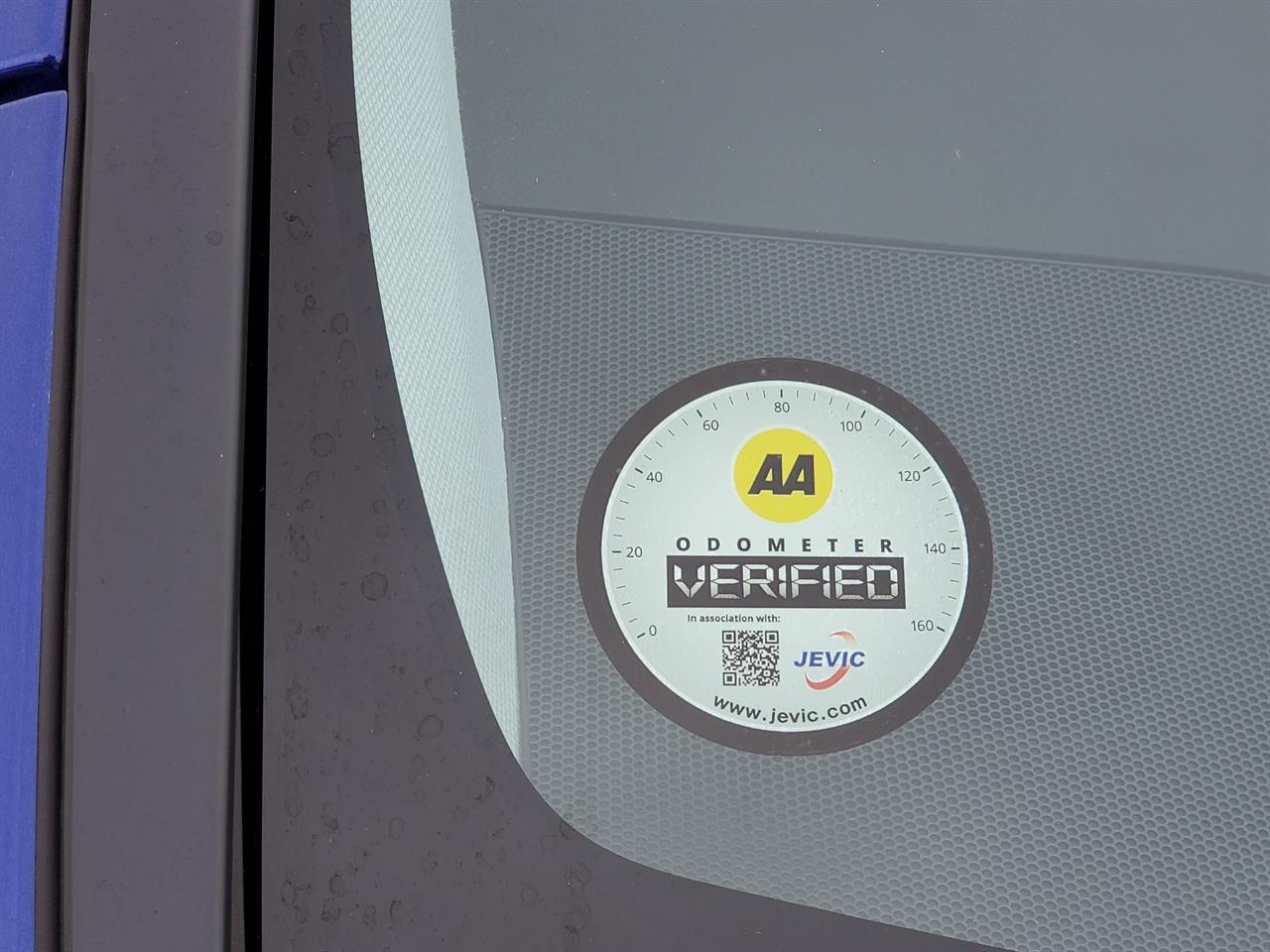 2016 Toyota Prius thumbnail