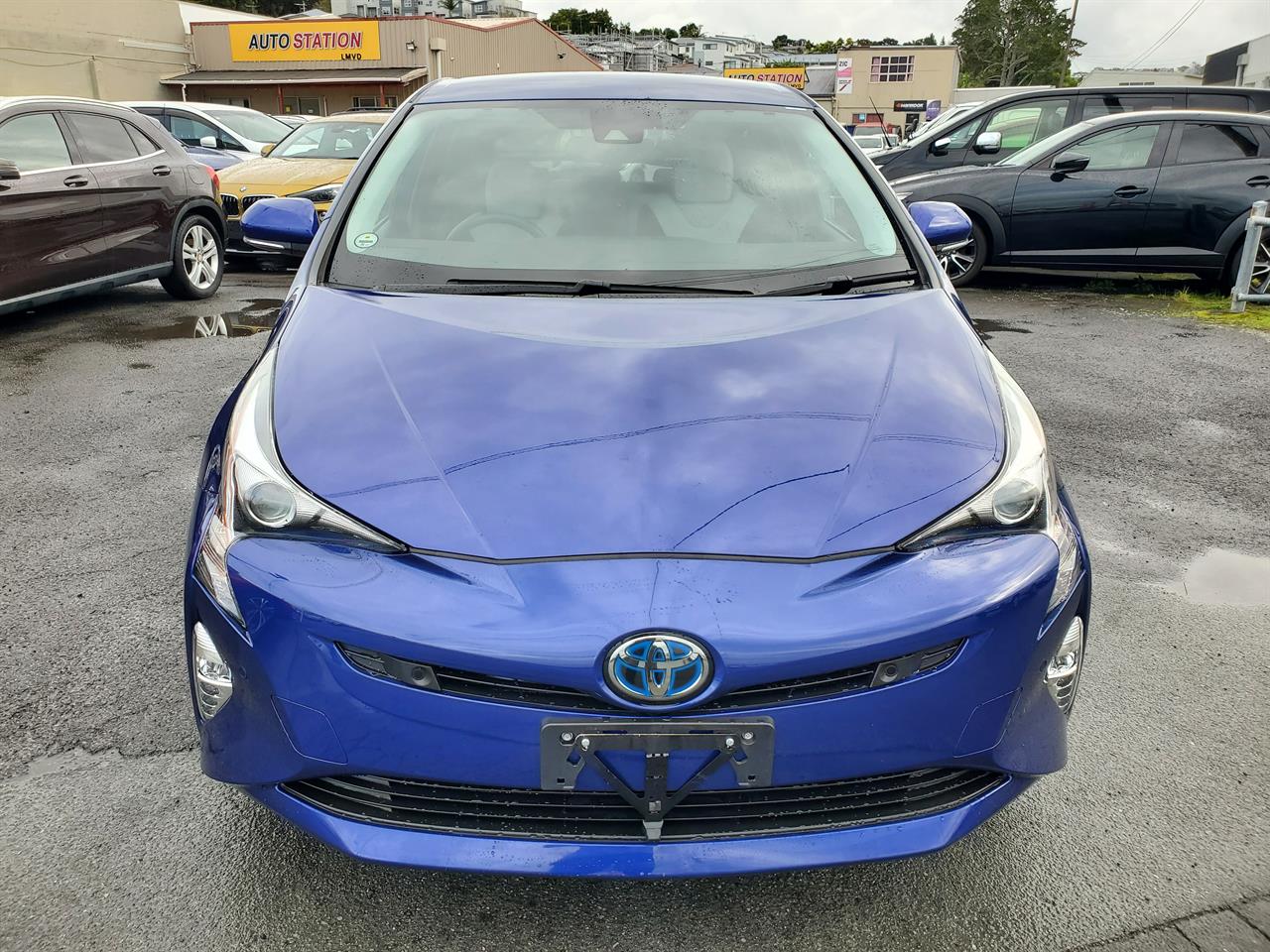 2016 Toyota Prius thumbnail