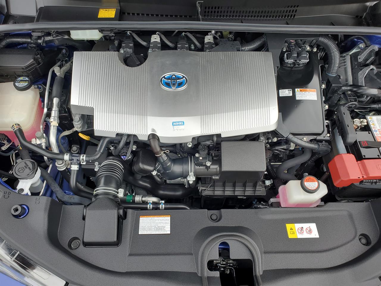 2016 Toyota Prius thumbnail