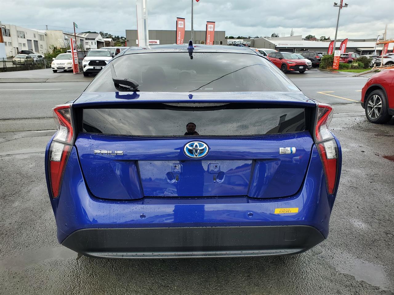 2016 Toyota Prius thumbnail