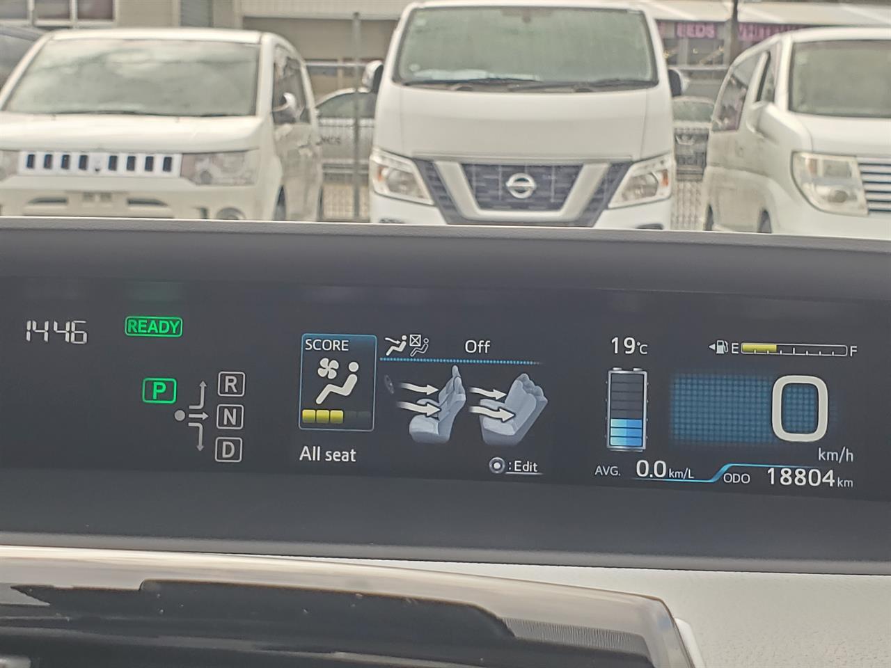 2016 Toyota Prius thumbnail