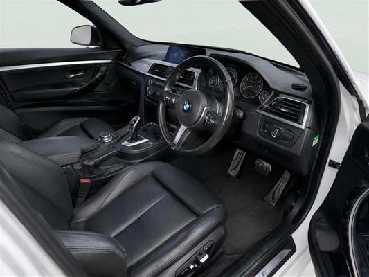 2017 BMW 320i thumbnail