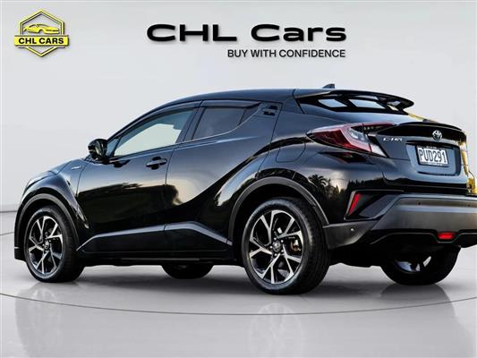 2017 Toyota C-HR thumbnail