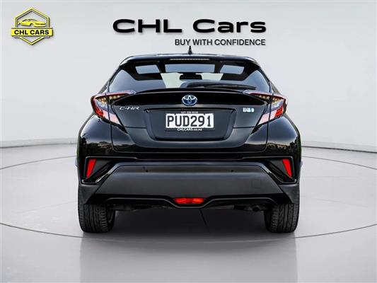 2017 Toyota C-HR thumbnail
