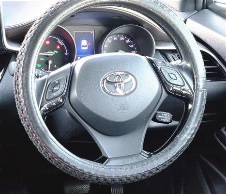 2017 Toyota C-HR thumbnail