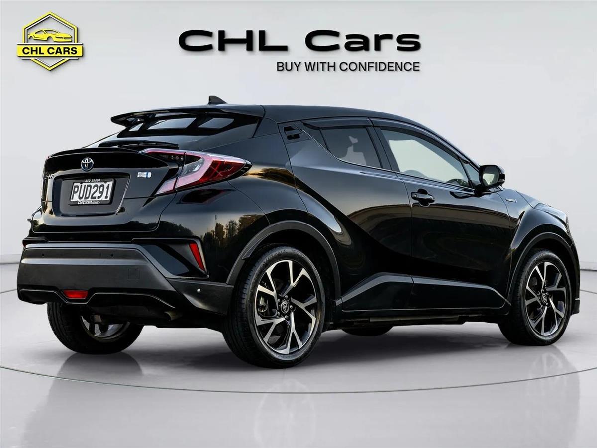 2017 Toyota C-HR thumbnail