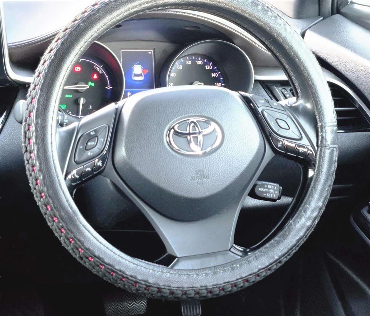 2017 Toyota C-HR thumbnail