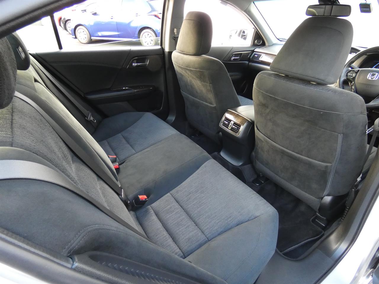 2015 Honda Accord thumbnail