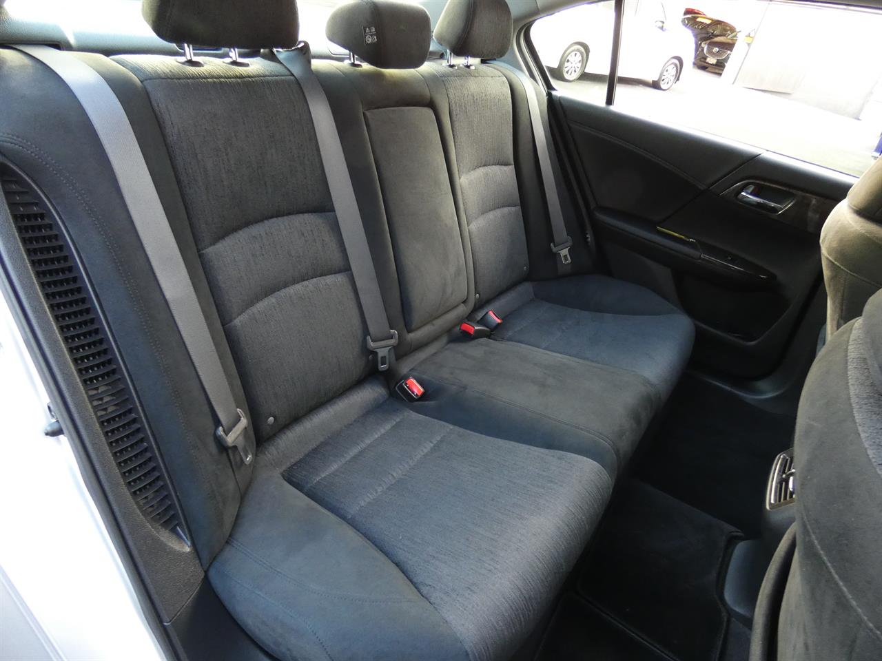 2015 Honda Accord thumbnail