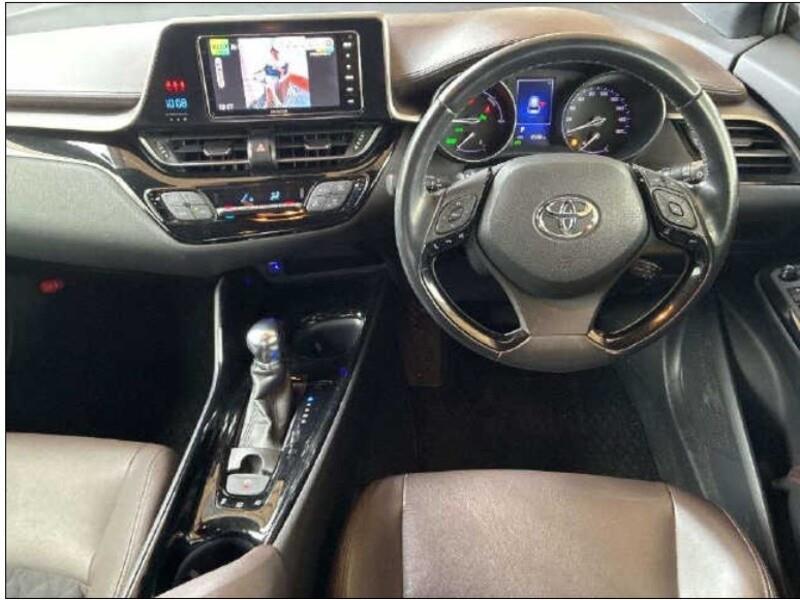 2017 Toyota C-HR thumbnail