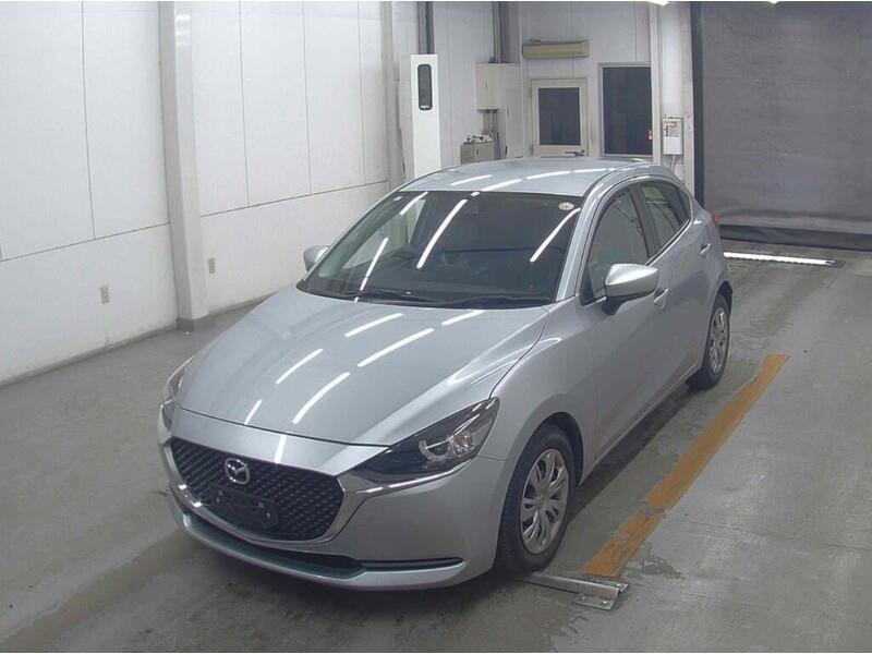 2021 Mazda 2 thumbnail